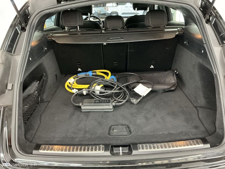 Mercedes-Benz Eqc — photo 13