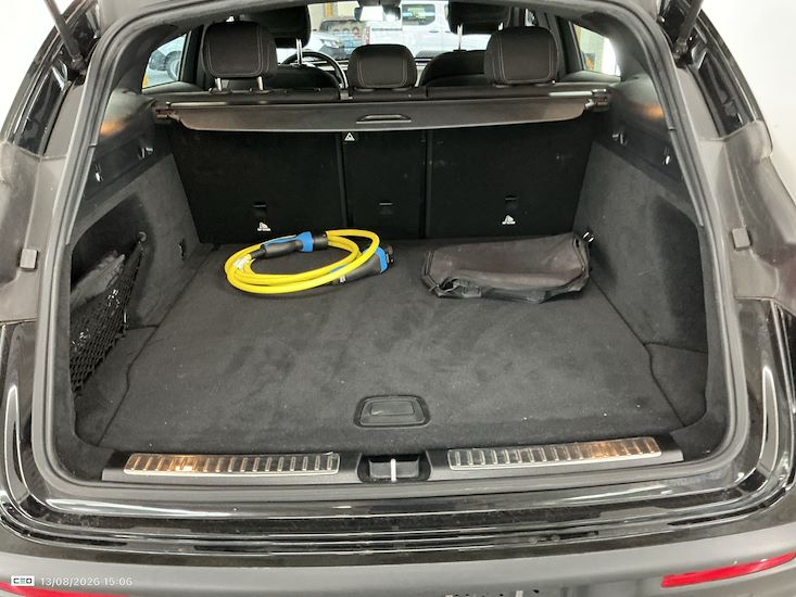 Mercedes-Benz Eqc — photo 5