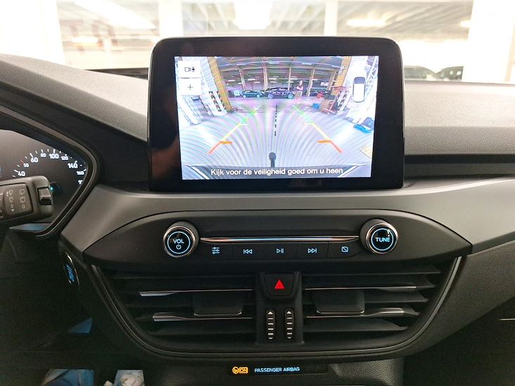 Ford Focus — photo 11