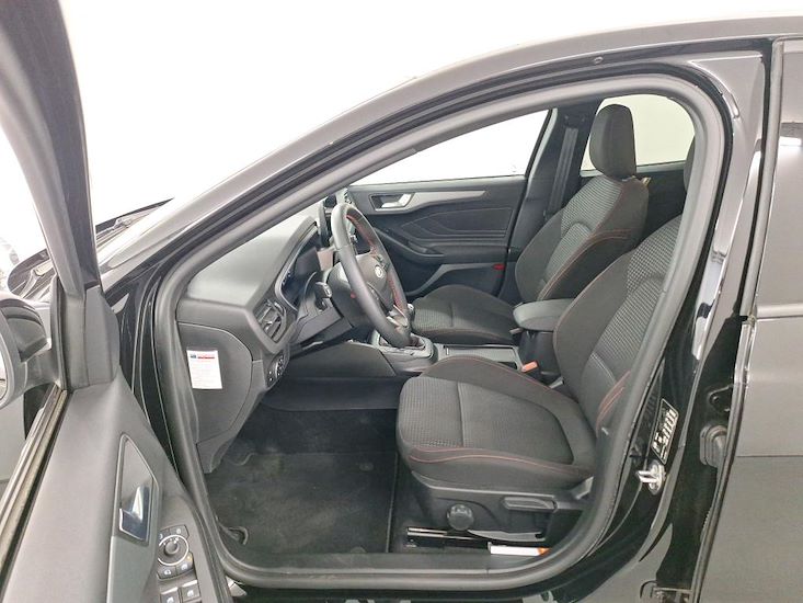 Ford Focus — photo 5