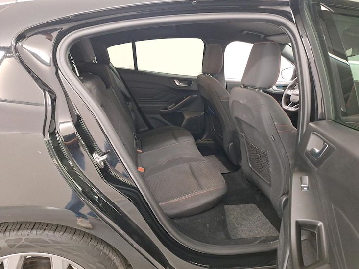 Ford Focus — photo 6