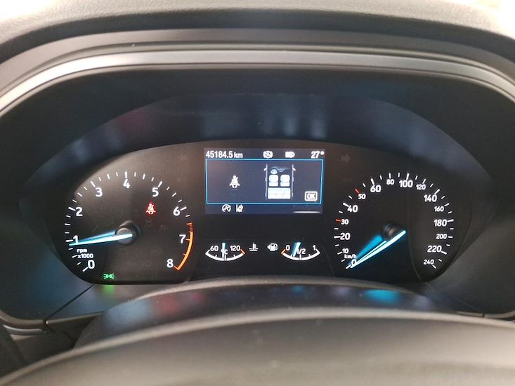 Ford Focus — photo 9