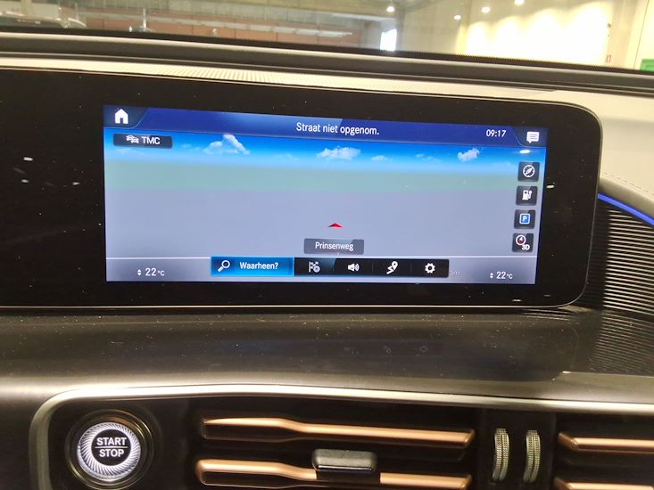 Mercedes-Benz Eqc — photo 10