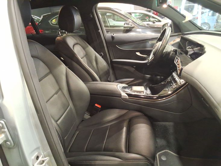 Mercedes-Benz Eqc — photo 7