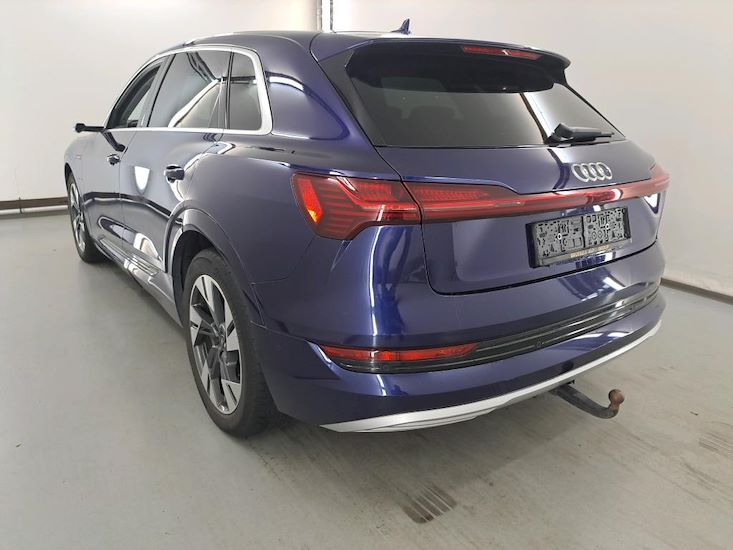 Audi E-Tron — photo 3