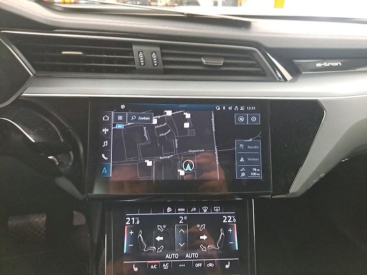 Audi E-Tron — photo 9
