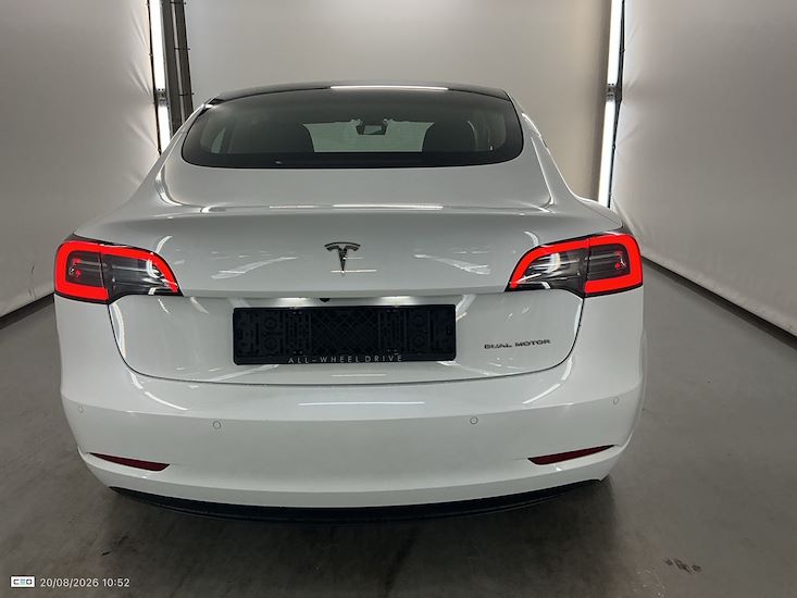 Tesla Model 3 — photo 5