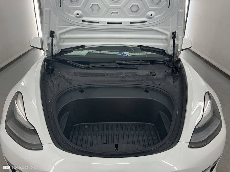 Tesla Model 3 — photo 6