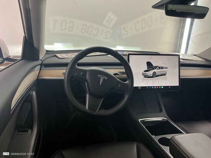 Tesla Model 3 — photo 7