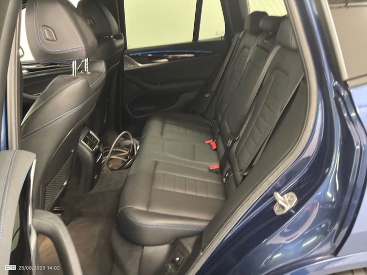 Bmw Ix3 — photo 11