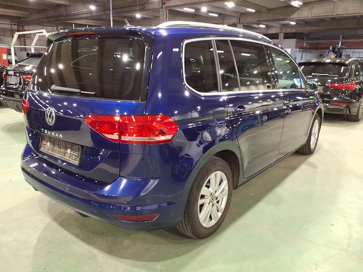 Volkswagen Touran — photo 4