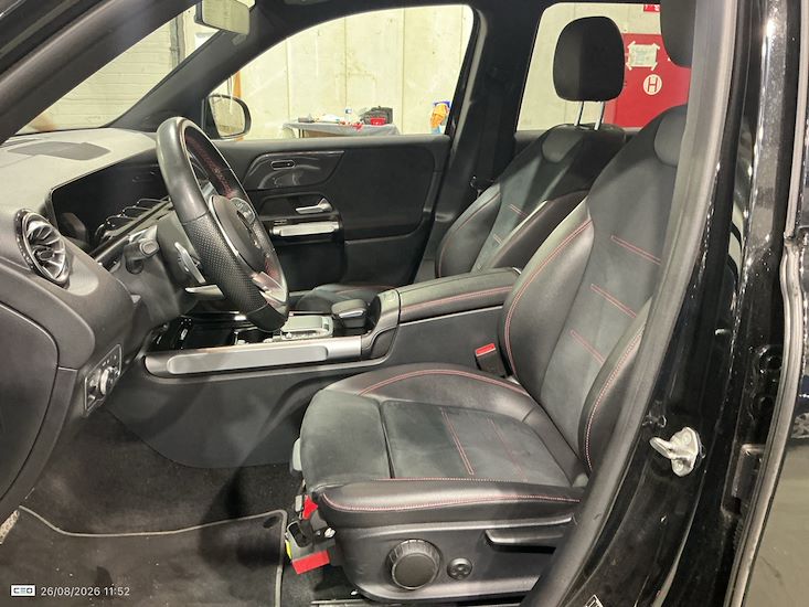 Mercedes-Benz Glb — photo 11