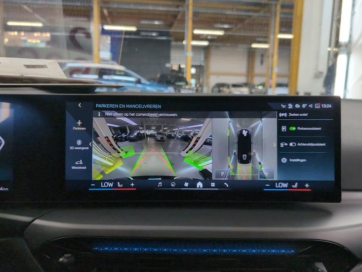 Bmw I4 — photo 12