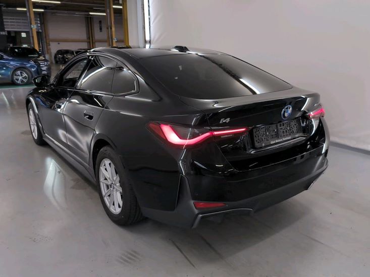 Bmw I4 — photo 3