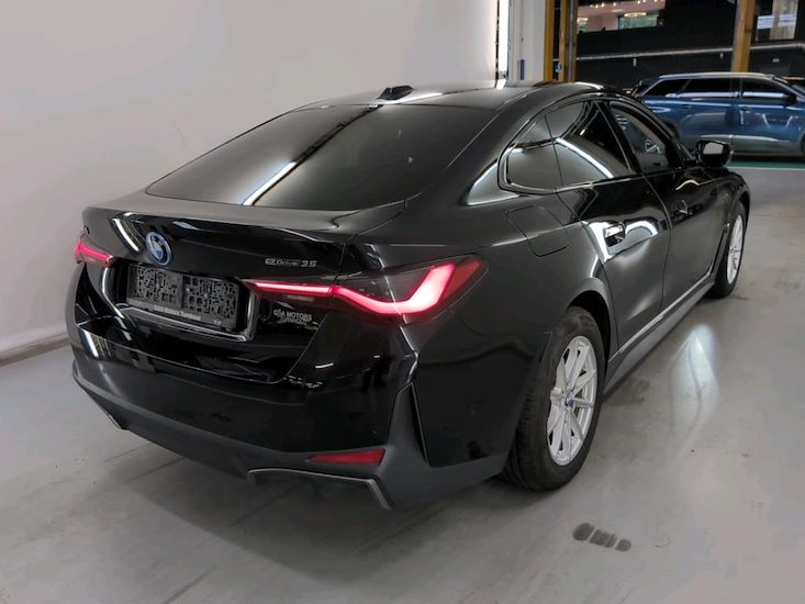 Bmw I4 — photo 4