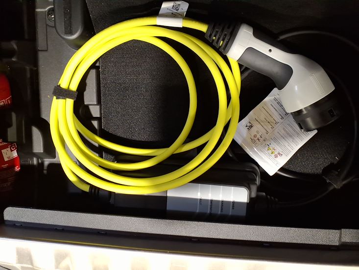 Bmw 3 Series — photo 12