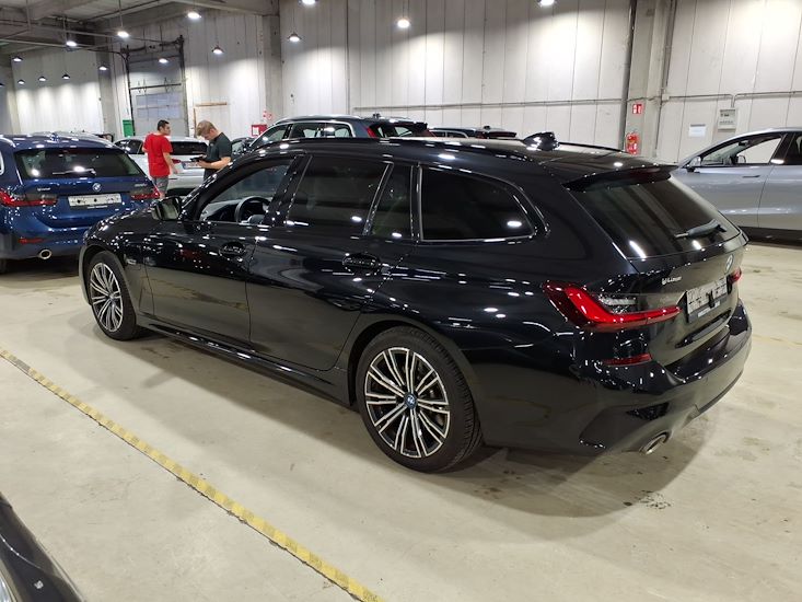Bmw 3 Series — photo 2