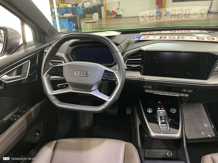 Audi Q4 — photo 6