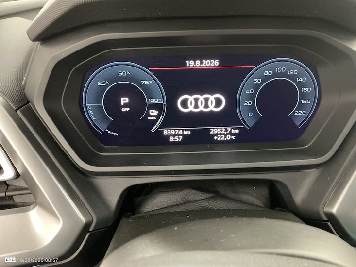 Audi Q4 — photo 7