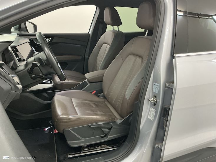 Audi Q4 — photo 9