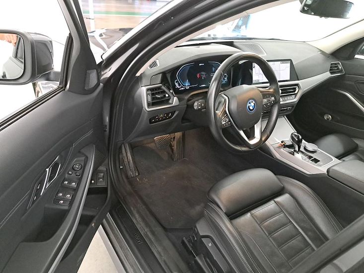 Bmw 3 Series — photo 5