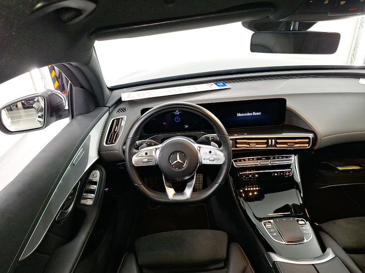 Mercedes-Benz Eqc — photo 8