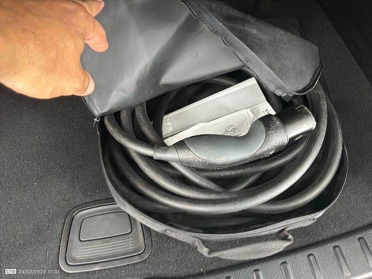 Mercedes-Benz Eqa — photo 12
