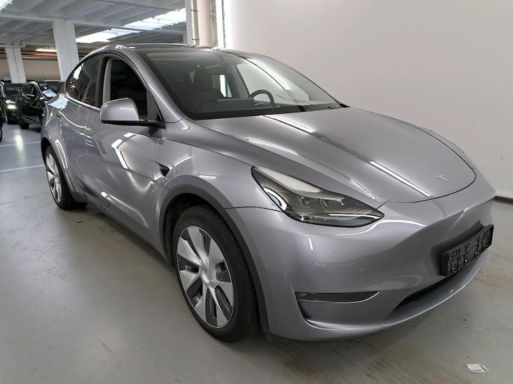Tesla Model Y — photo 2