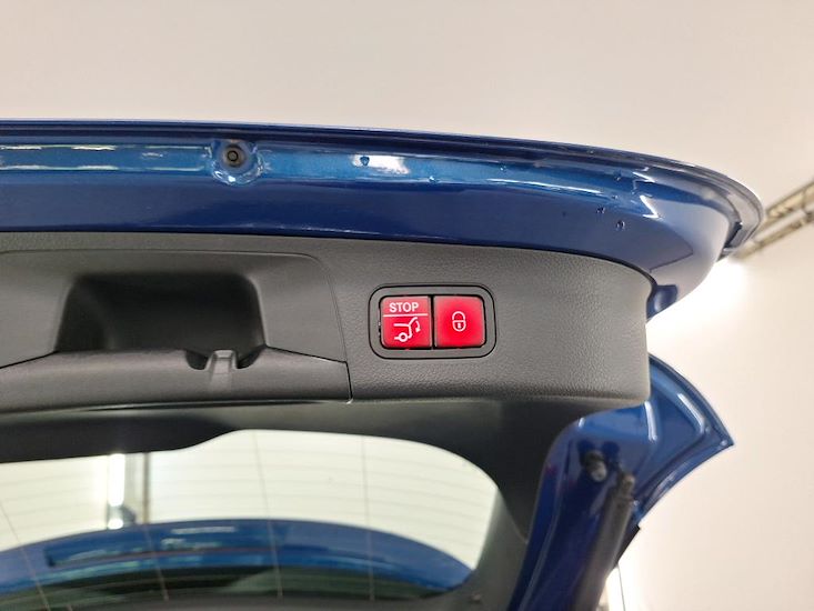 Mercedes-Benz Eqa — photo 13