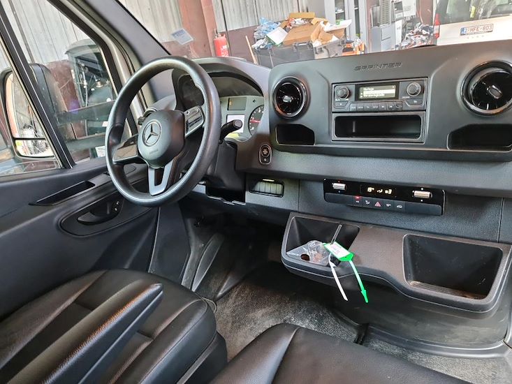 Mercedes-Benz Sprinter — photo 8