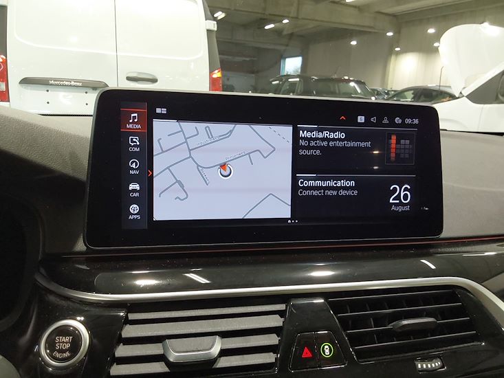 Bmw 5 Series — photo 10