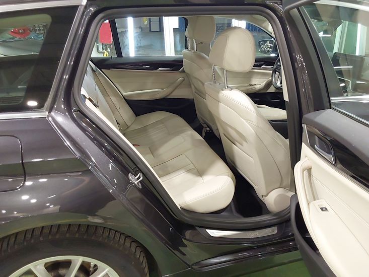Bmw 5 Series — photo 5