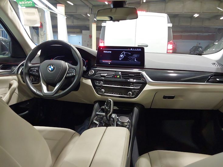 Bmw 5 Series — photo 6