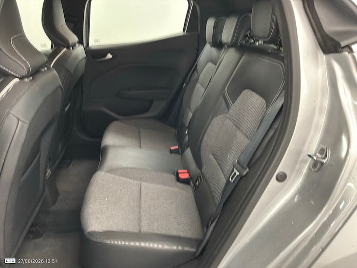 Renault Clio — photo 12