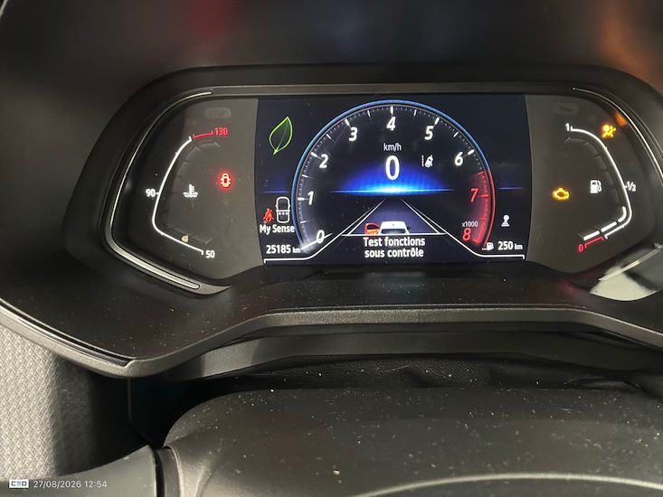 Renault Clio — photo 8