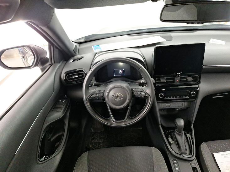Toyota Yaris — photo 8
