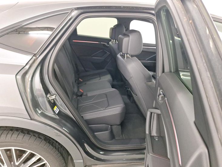 Audi Q3 — photo 6