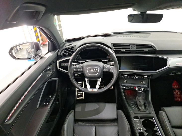 Audi Q3 — photo 8