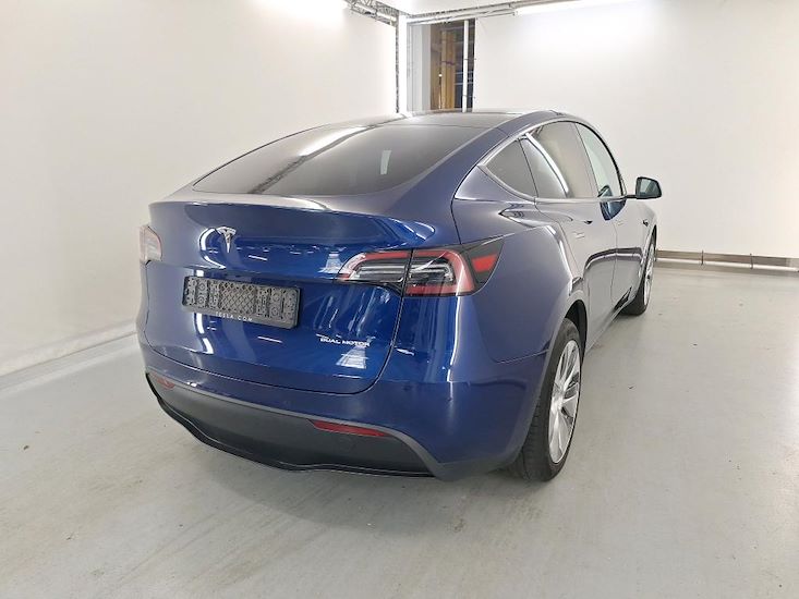 Tesla Model Y — photo 4