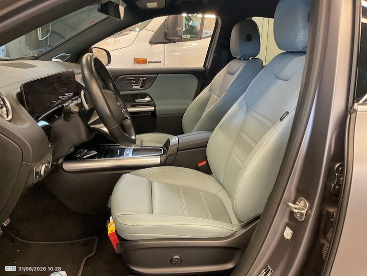 Mercedes-Benz Eqa — photo 10