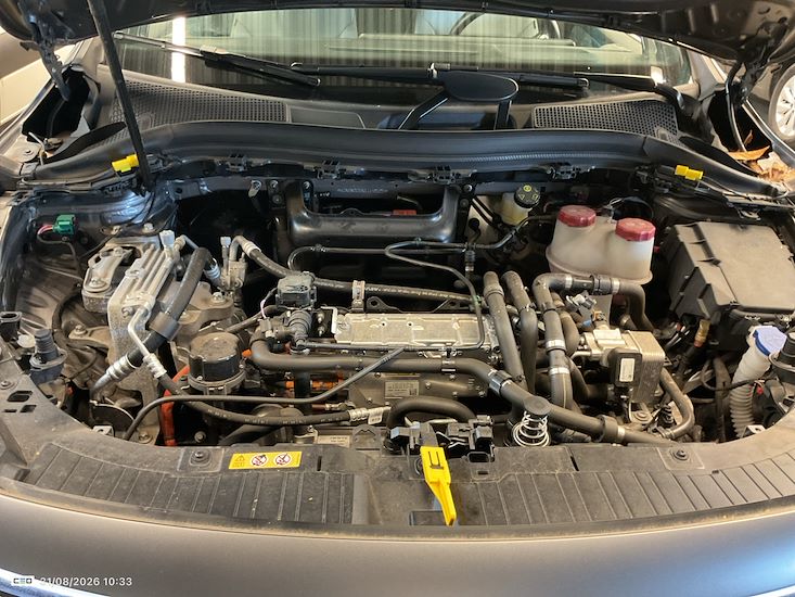 Mercedes-Benz Eqa — photo 6