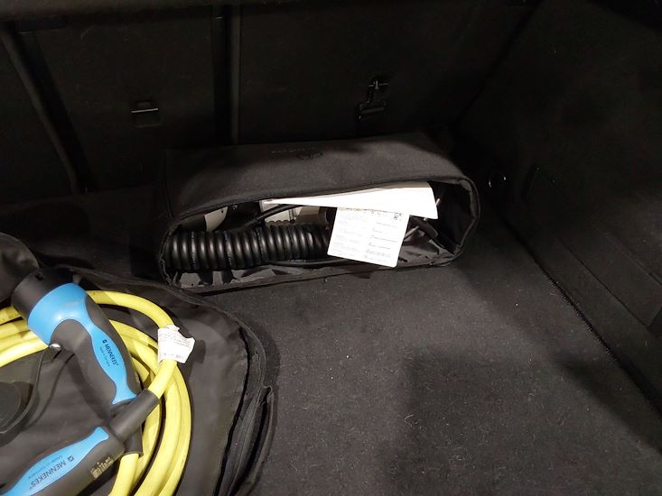 Mercedes-Benz Eqa — photo 12