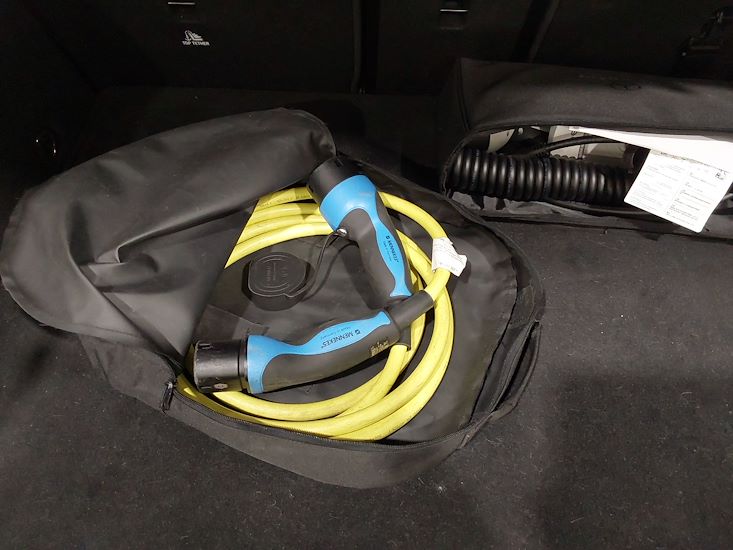 Mercedes-Benz Eqa — photo 13