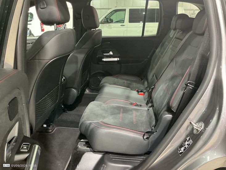 Mercedes-Benz Eqb — photo 12