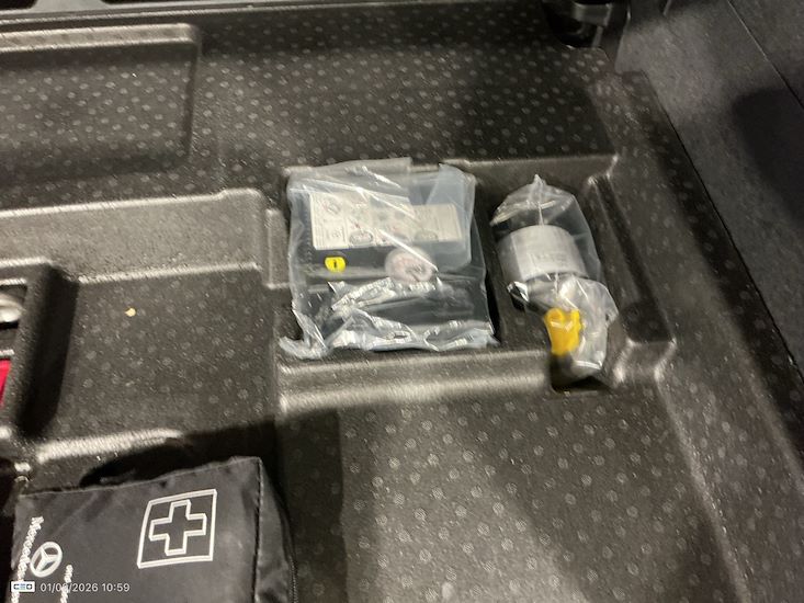 Mercedes-Benz Eqb — photo 14