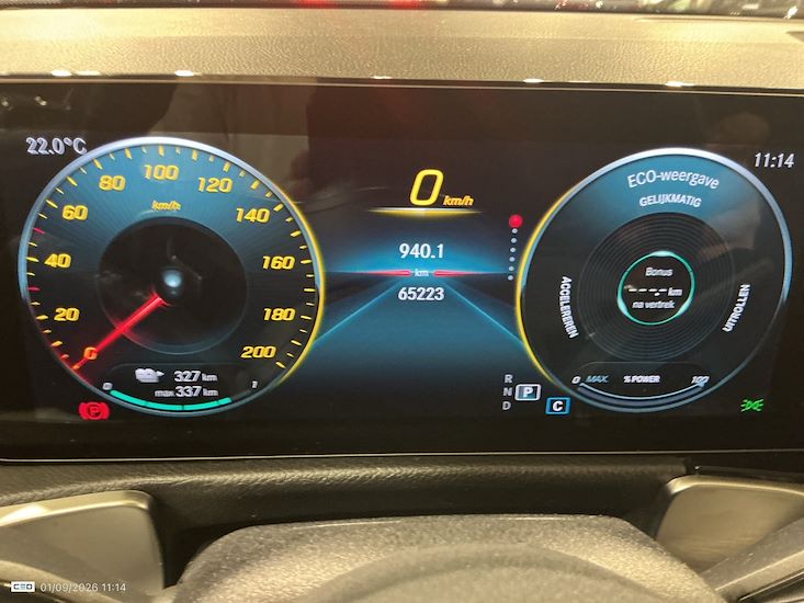 Mercedes-Benz Eqb — photo 8