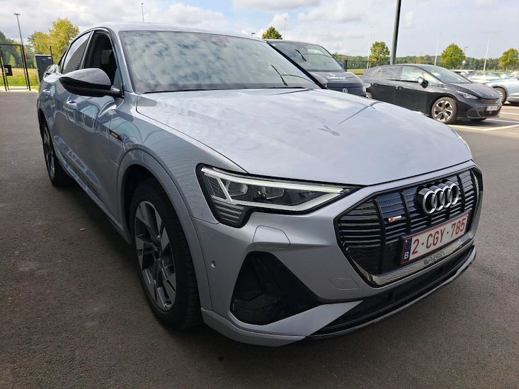 Audi E-Tron — photo 2