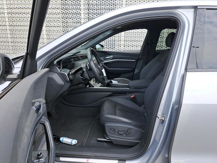 Audi E-Tron — photo 5