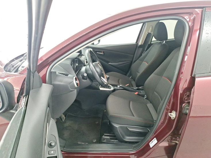 Mazda Mazda2 — photo 5