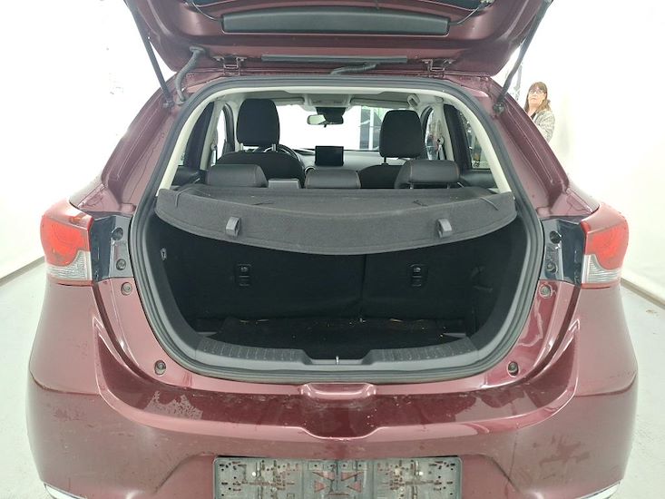 Mazda Mazda2 — photo 7